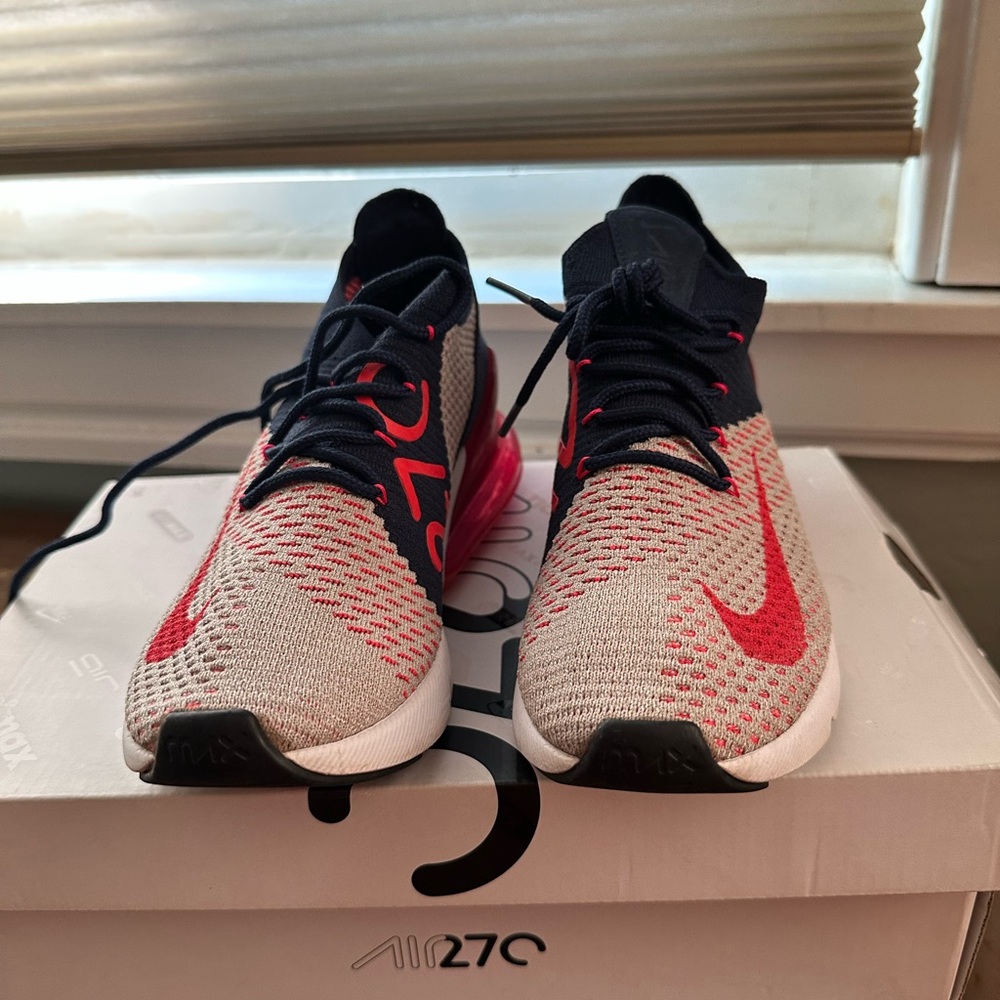 Nike Air 270 Flyknit size 6.5 women’s